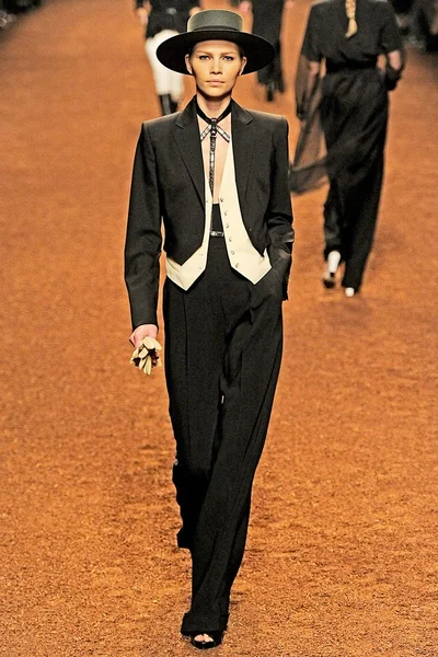 Look 46